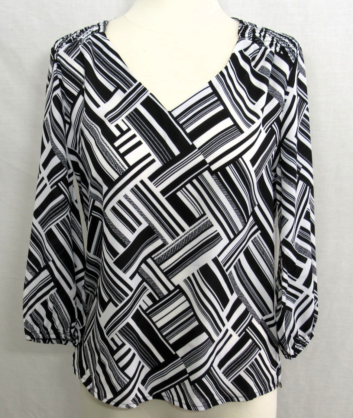 Counterparts 3/4 Sleeve Pullover V Neck Print Blouse