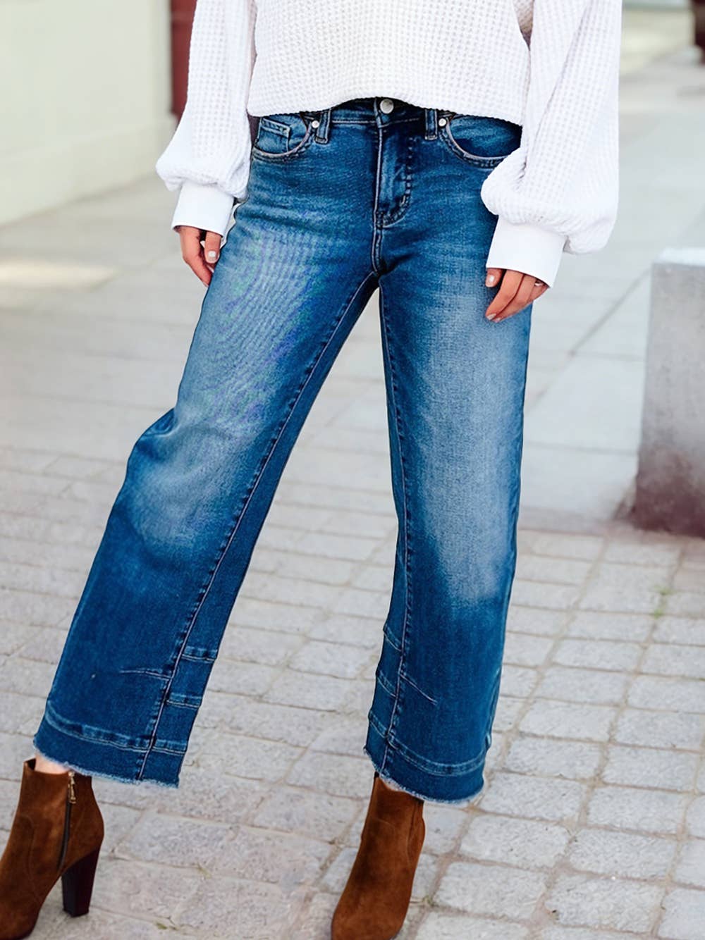 Solid Chic Seam Detail Raw Hem Barrel Jeans