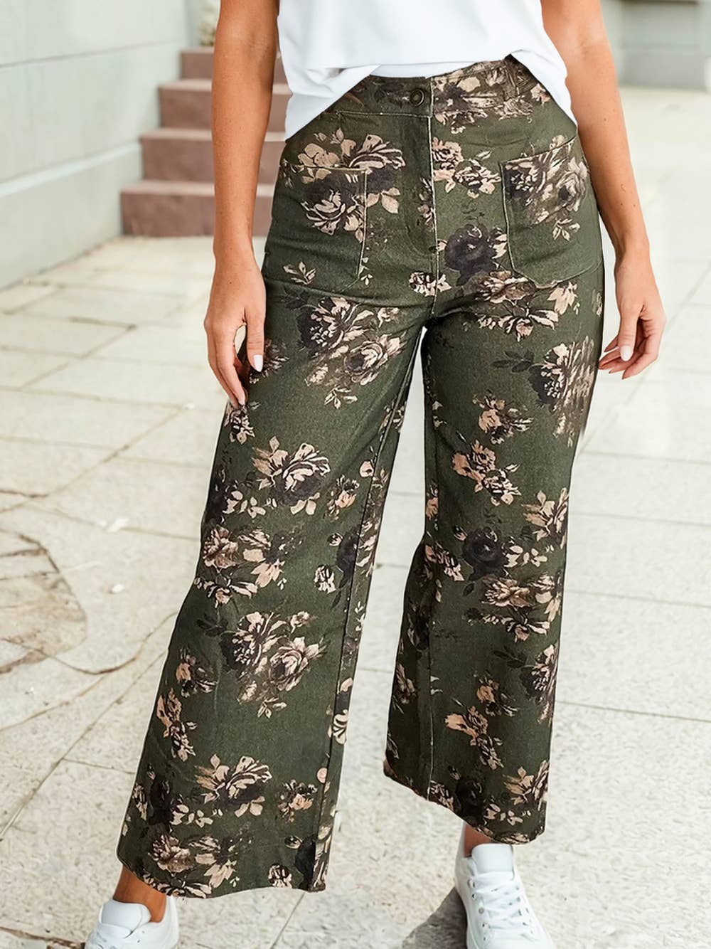 Vintage Floral Print Square Patch Pocket Raw Hem Shift Jeans