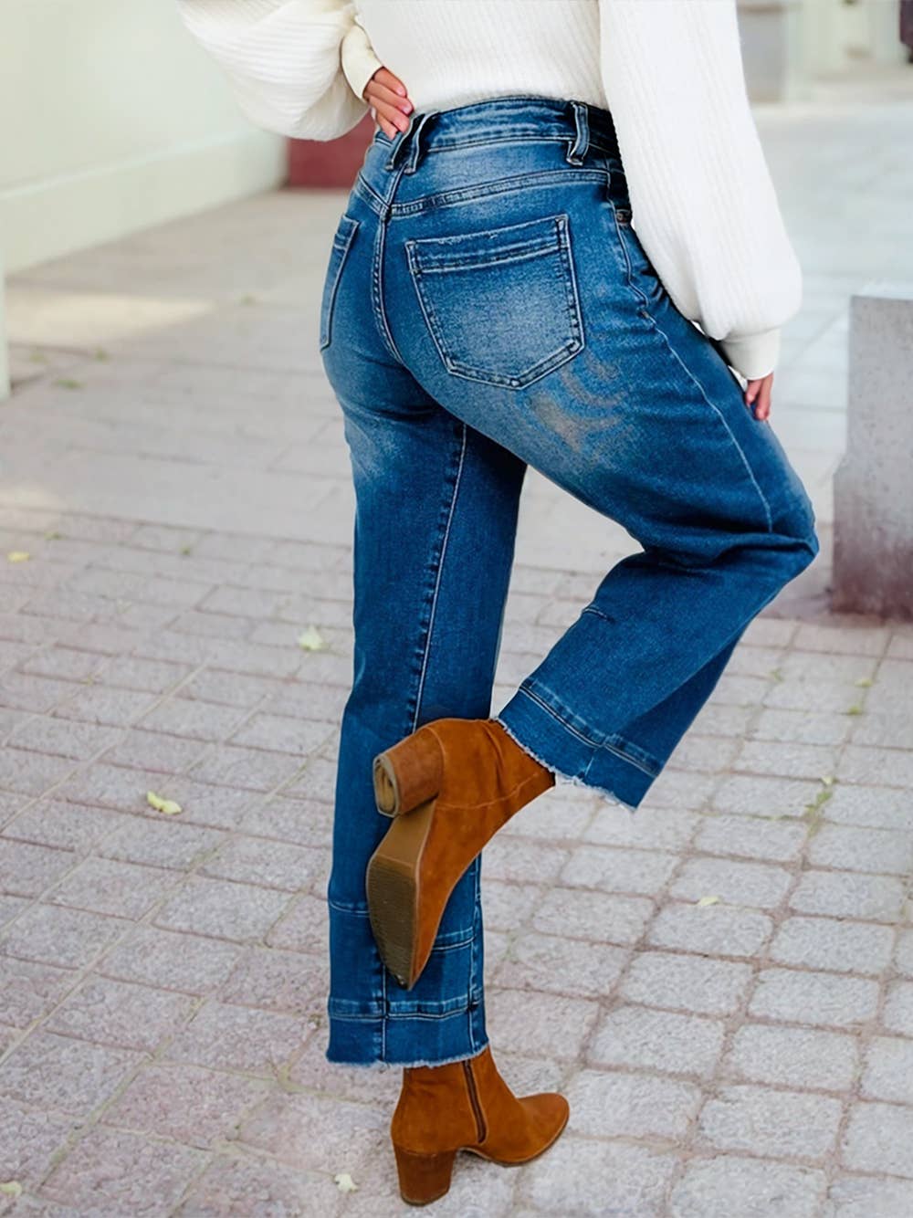 Solid Chic Seam Detail Raw Hem Barrel Jeans