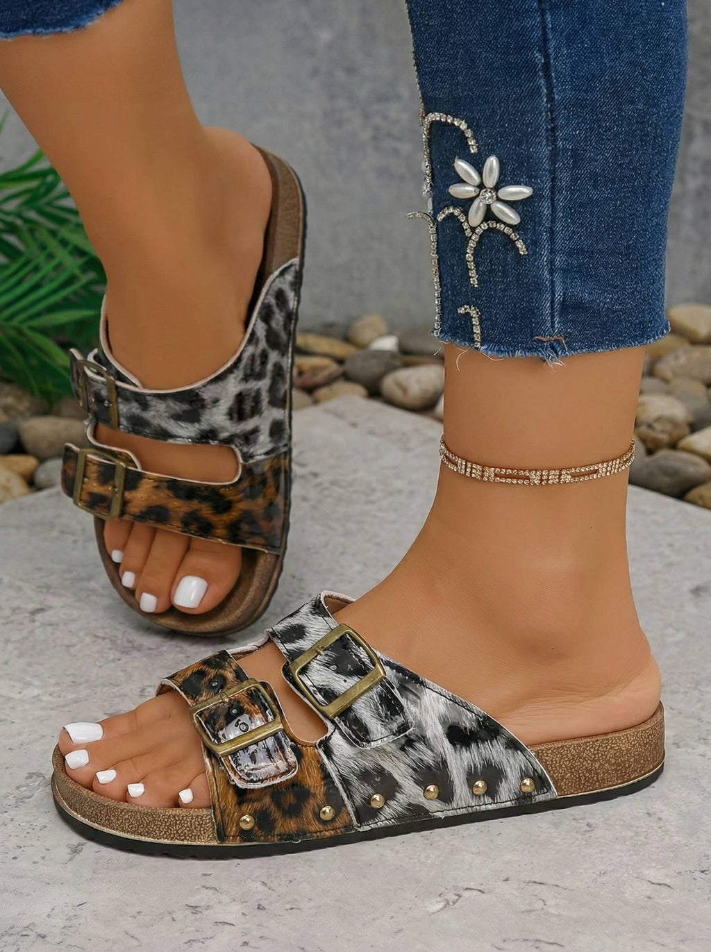 Western Suede Rivet Hollow Out PU Leather Slip-on Shoes