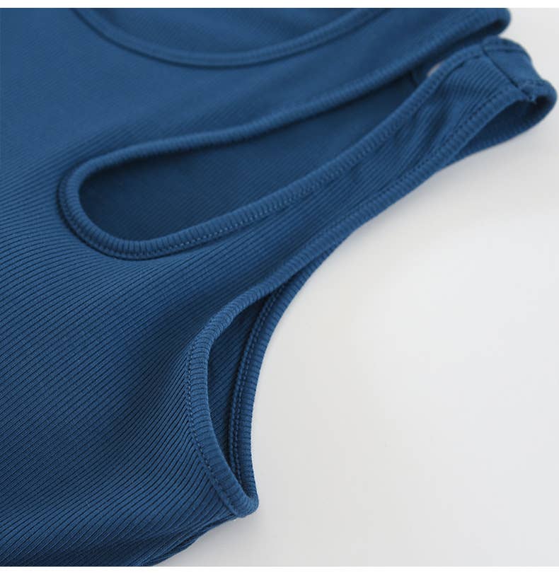 Shoulder cutout round neck rib knit built-in bra tank top